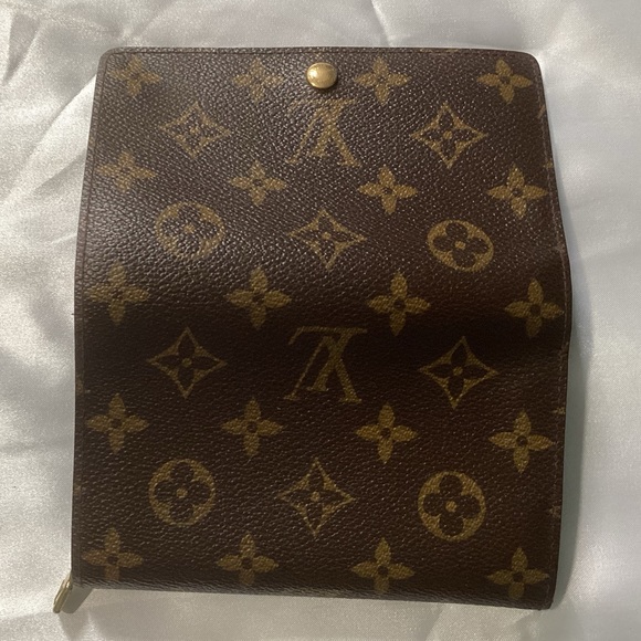Louis Vuitton Monogram Tresor Wallet - Picture 3 of 11